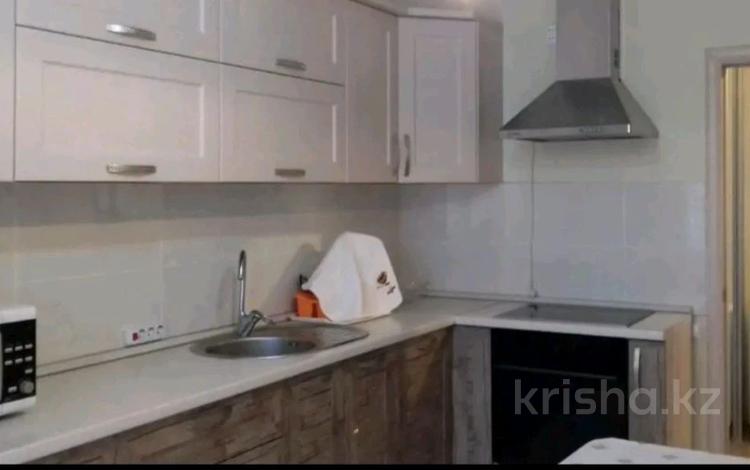 2-комнатная квартира · 80 м² · 3 этаж, Республики 40 за 40 млн ₸ в Караганде — фото 2