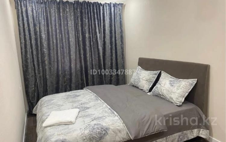 2-бөлмелі пәтер · 49 м² · 5/5 қабат, Казыбек би 20 — Драмтеатр, Жайна, бағасы: 3 000 〒 в  — фото 2