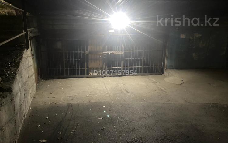 Гараж · 18 м² · Кунаева 130 — Жамбыла, Кабанбай батыра за 20 000 〒 в Алматы, Медеуский р-н — фото 2