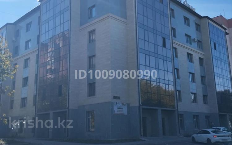 Магазины и бутики · 82 м² за 38 млн ₸ в Караганде, Алихана Бокейханова р-н — фото 2