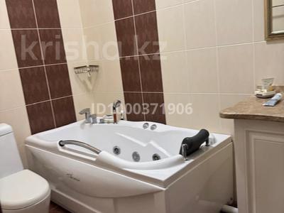 4-комнатная квартира · 135 м² · 2/10 этаж, мкр Новый Город, Лободы 25/3 за 87 млн 〒 в Караганде, Казыбек би р-н