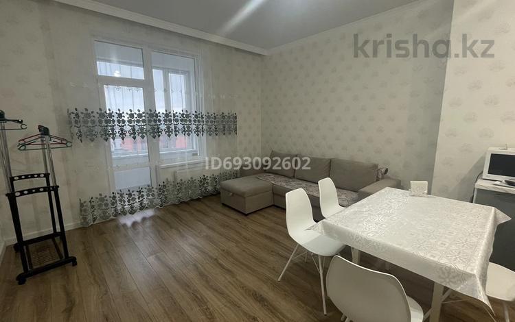 2-бөлмелі пәтер, 46 м², 13 қабат ай сайын, Туран 43/3, бағасы: 220 000 〒 в Астане, Нура р-н — фото 2