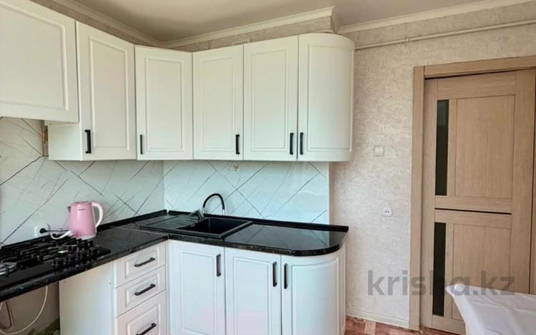 1-бөлмелі пәтер · 35 м² · 6/9 қабат, ул.С.Датова, бағасы: 11 млн ₸ в Уральске — фото 16