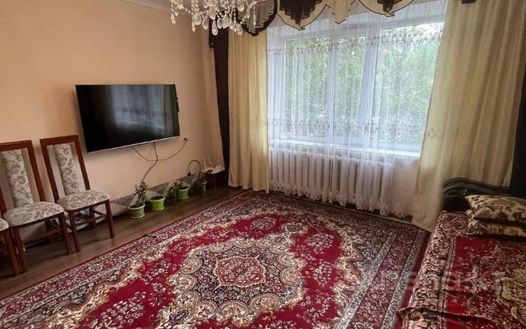 3-бөлмелі пәтер, 64 м², 1/9 қабат, мкр Юго-Восток, Язева 8, бағасы: 22.5 млн 〒 в Караганде, Казыбек би р-н — фото 2