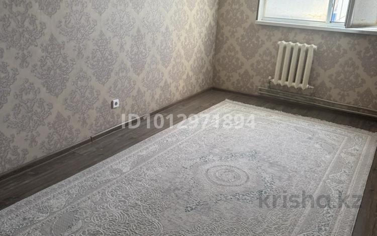 3-комнатная квартира · 72 м² · 7/9 этаж, мкр Нурсат 2 39 — Отбасымен тұруға өте қолайлы! Таза, тыныш және жайлы аудан. Көршілері мәдениетті, айналасы ұқыпты. Жанында әкімдік, саябақ, кафелер және күнделікті қажетті барлық нысандар орналасқан. Автобус аялдамасы жақын, қатынау өте ыңғайлы. за 200 000 ₸ в Шымкенте, Каратауский р-н — фото 2