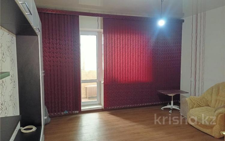 2-бөлмелі пәтер · 64 м² · 2/5 қабат, ул. Мичурина 43 — Школа №31, Д/с Жулдыз, ДЮЦ Алем, бағасы: 18.5 млн ₸ в Темиртау — фото 2