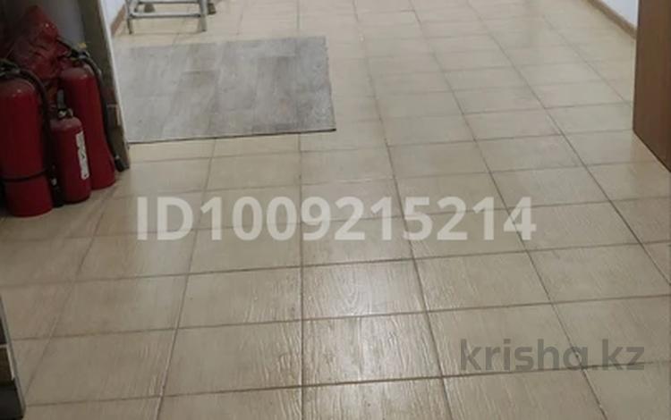 Дүкендер мен бутиктер · 43 м², бағасы: 18 млн ₸ в Актобе, мкр 5 — фото 2