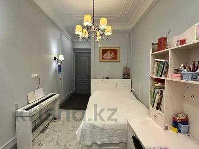 4-бөлмелі пәтер · 166 м² · 6/10 қабат, Кабанбай Батыра, бағасы: 168 млн ₸ в Алматы, Медеуский р-н