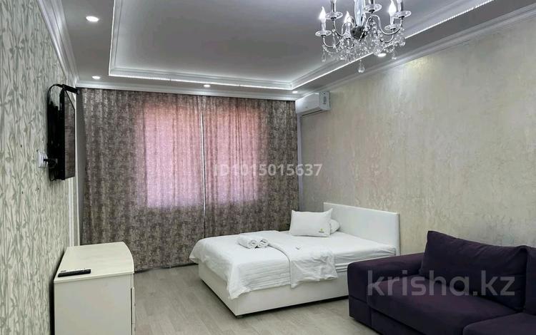 1-бөлмелі пәтер · 85 м² · 9/9 қабат, Нұрсая ш/а., Таумуш Жумагалиев 15, бағасы: 13 000 ₸ в Атырау, мкр Нурсая — фото 2