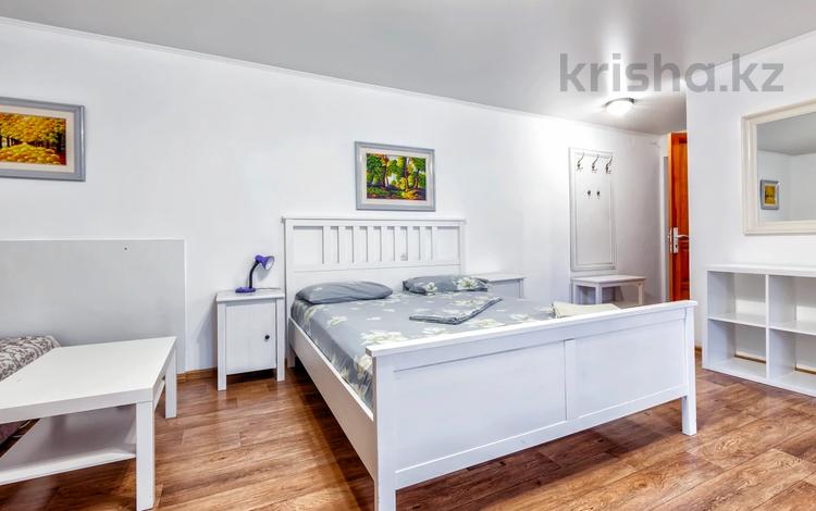 1-бөлмелі пәтер · 33 м² · 2/4 қабат, Абылайхана 147, бағасы: 22 000 ₸ в Алматы, Алмалинский р-н — фото 2