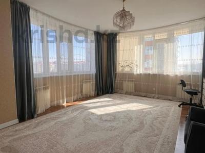 3-комнатная квартира, 94 м², 3/10 этаж, пр-т Алии Молдагулова за 32.5 млн 〒 в Актобе