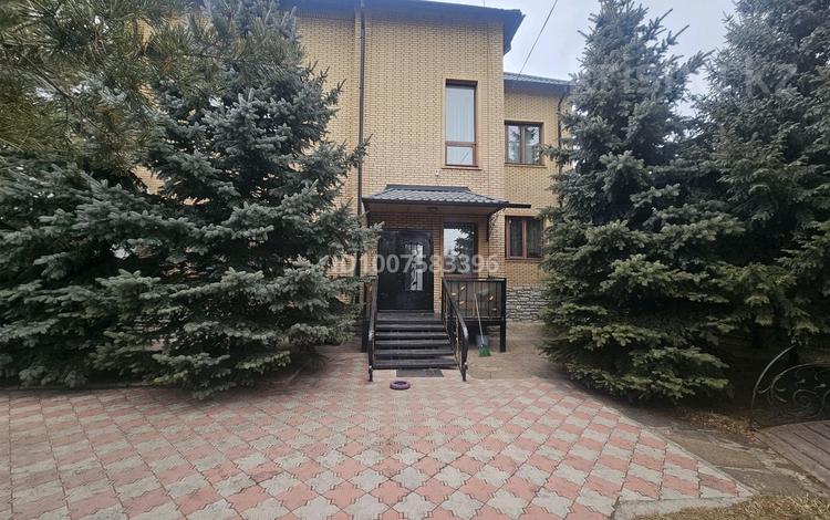 Отдельный дом · 7 комнат · 504 м² · 18 сот., мкр Кунгей за 190 млн ₸ в Караганде, Казыбек би р-н — фото 3