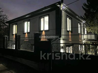 Отдельный дом · 6 комнат · 170 м² · 7.7 сот., Досымбетова — Центр Фабричного за 39.9 млн 〒 в Каргалы (п. Фабричный)