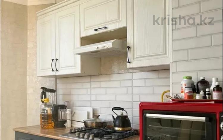 3-комнатная квартира · 70 м² · 4/5 этаж, 13-й мкр 49 за 20 млн ₸ в Актау — фото 2