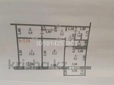 2-бөлмелі пәтер · 50 м² · 4/5 қабат, Сарайшык 55 — X Fitnes, бағасы: 14 млн ₸ в Уральске, мкр Школьник