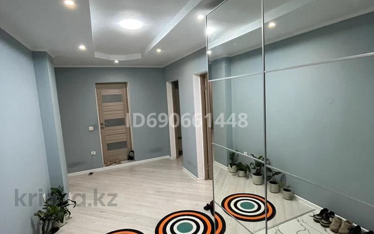 2-бөлмелі пәтер · 70 м² · 8/9 қабат, мкр. Алмагуль, Мкр Алмагуль — Султан Бейбарыс, бағасы: 26.9 млн ₸ в Атырау — фото 2