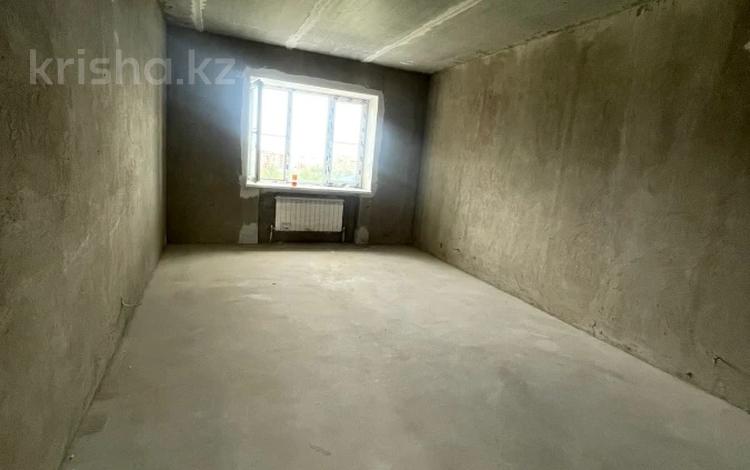 2-комнатная квартира · 77.7 м² · 5/9 этаж, мкр. Алтын орда за 27.1 млн ₸ в Актобе — фото 16