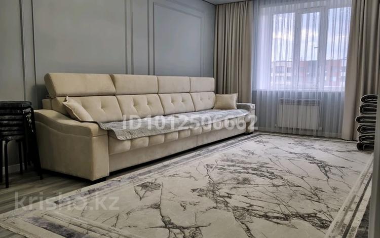 2-комнатная квартира · 70 м² · 9/12 этаж, Нажмиденова 15 за 43 млн ₸ в Астане, Сарайшык р-н — фото 2