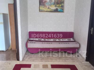 1-комнатная квартира · 40 м² · 1/5 этаж, Молдавская 20 — Проспект Абая за 8 000 ₸ в Уральске