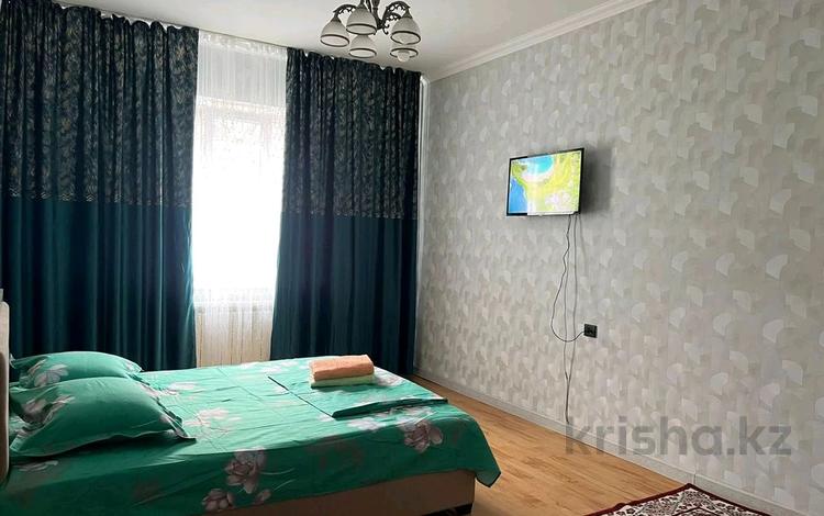 1-бөлмелі пәтер, 45 м², 5/9 қабат тәулігіне, мкр Жетысу-2, Сайна 45 — Абая, бағасы: 12 000 〒 в Алматы, Ауэзовский р-н — фото 9