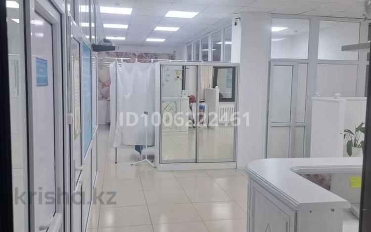 Свободное назначение, офисы, магазины и бутики, склады, салоны красоты, медцентры и аптеки, образование, развлечения · 118 м² за 99.9 млн 〒 в Астане, р-н Байконур — фото 3