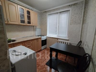 1-комнатная квартира, 30 м², 1/5 этаж помесячно, Производственная 5 — Сергея Тюленина и Ульяны Громовой рынок Караван за 90 000 〒 в Уральске