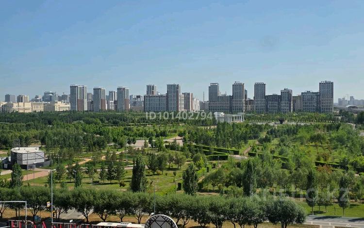 3-комнатная квартира · 97 м² · 8/15 этаж, Кабанбай батыр 48/5 за 77 млн ₸ в Астане, Есильский р-н — фото 2