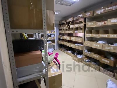 Свободное назначение, офисы, магазины и бутики, склады, салоны красоты, образование · 84 м² за 42 млн ₸ в Актобе, мкр 5