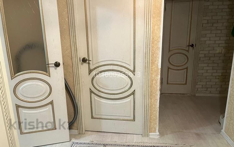 2-бөлмелі пәтер · 55 м² · 5/5 қабат, мкр 8 60/1, бағасы: 16 млн ₸ в Актобе — фото 2