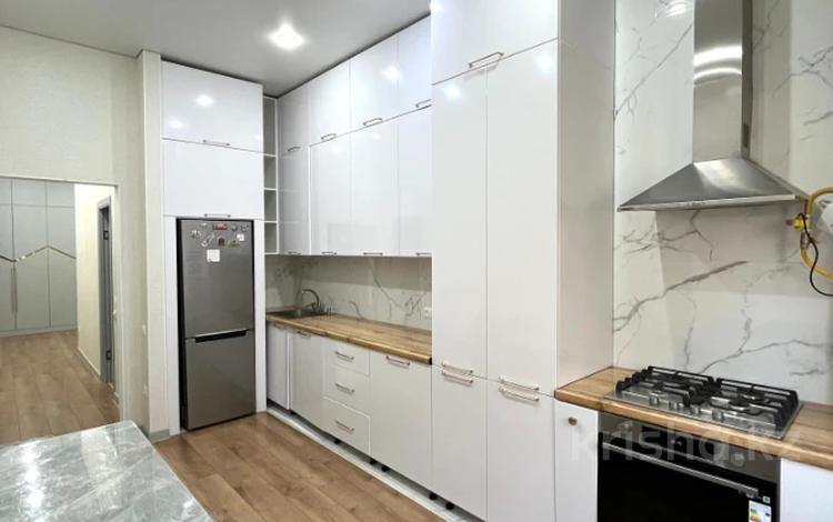 2-комнатная квартира · 75 м² · 8/14 этаж, 19-й мкр, 19 мкрн 5 за 30 млн ₸ в Актау — фото 2
