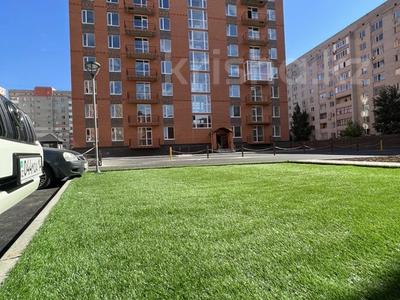 3-комнатная квартира, 98 м², 8/10 этаж, Сатпаева 350/5 за 33.6 млн 〒 в Павлодаре