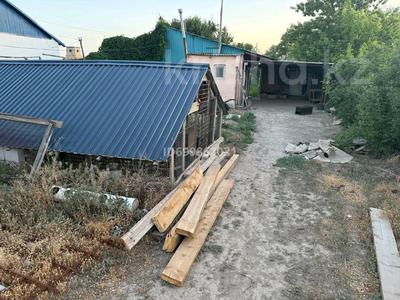 Жер үй мен саяжайлар в Атырауской обл.: Саяжай · 1 бөлме · 30 м² · 12 сот., мкр Коктем, Проектировщик 117 — Первая линия Урала, бағасы: 8 млн 〒 Саяжай · 1 бөлме · 30 м² · 12 сот., мкр Коктем, Проектировщик 117 — Первая линия Урала, бағасы: 8 млн 〒 в Атырау