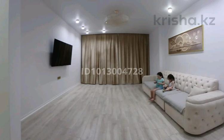 4-комнатная квартира · 121 м² · 5/18 этаж, Асфендиярова 6 за 80.5 млн ₸ в Астане, Нура р-н — фото 2