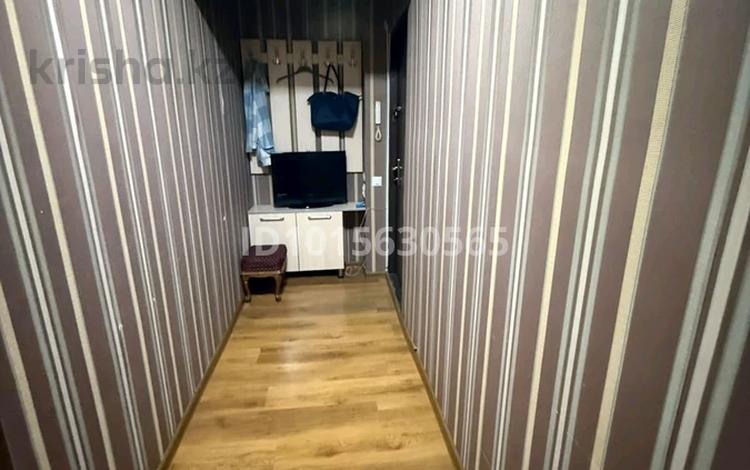 1-бөлмелі пәтер · 38 м² · 4/4 қабат, №10 ш/а. 7, бағасы: 200 000 ₸ в Алматы, Ауэзовский р-н — фото 2