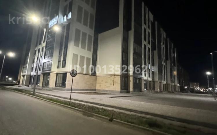 3-бөлмелі пәтер · 120 м² · 6/9 қабат, Достық 68, бағасы: 72 млн ₸ в Уральске — фото 2