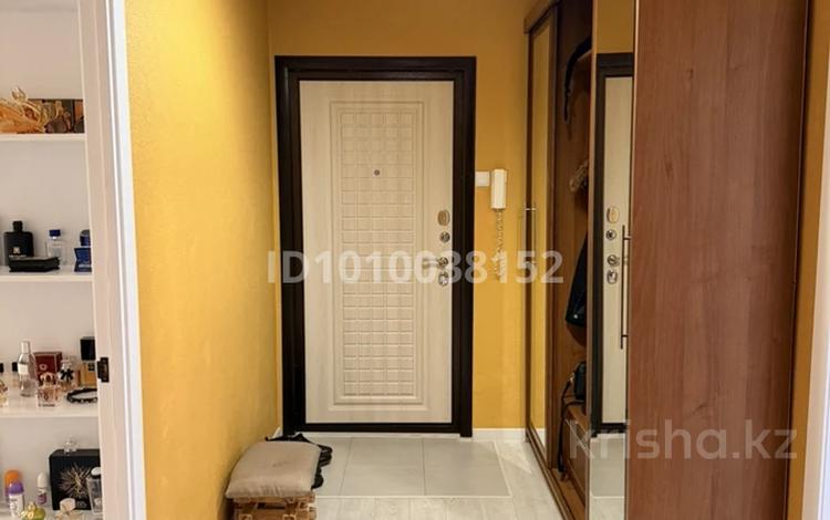 3-комнатная квартира · 72 м² · 3/9 этаж, 5 мкр 37 за 30 млн ₸ в Аксае — фото 2