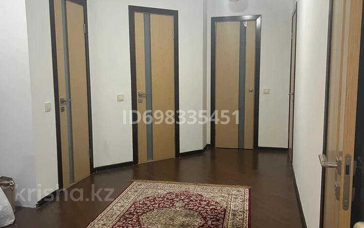 3-комнатная квартира, 112 м², 9/22 этаж помесячно, Бухар жырау 27/5 за 500 000 〒 в Алматы, Бостандыкский р-н — фото 2