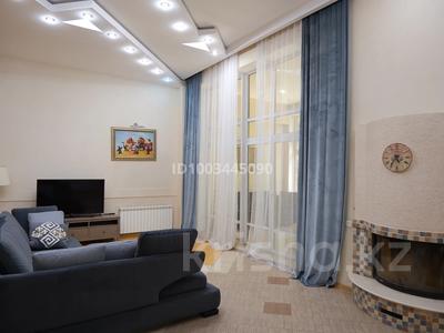 Жер үй мен саяжайлар в Алматы: Жеке үй · 7 бөлме · 460 м², мкр Самал-3 27, бағасы: 2.5 млн 〒 Жеке үй · 7 бөлме · 460 м², мкр Самал-3 27, бағасы: 2.5 млн 〒 в Алматы, Медеуский р-н