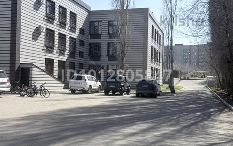 3-комнатная квартира · 92 м² · 3/3 этаж, Казыбек би 18 за 700 000 ₸ в Усть-Каменогорске — фото 3