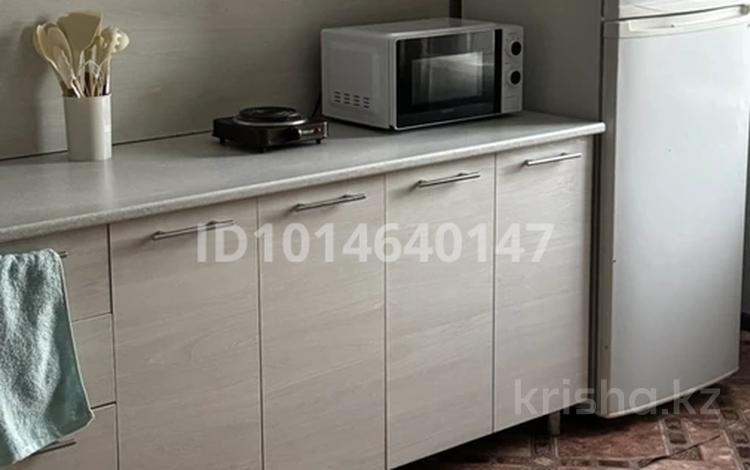 1-комнатная квартира · 33 м² · 4/9 этаж, проспект Абая 16 за 140 000 ₸ в Усть-Каменогорске, Ульбинский — фото 2
