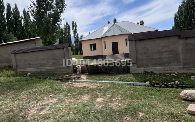 Отдельный дом · 5 комнат · 110 м² · 40 сот., Самал 34 — Қайнар ауылы Тау Самал, Біркөлікке жақын орналасқан таулы аймақ, таза ауа, дача немесе демалыс орнына ыңғайлы. за 60 млн ₸ в  — фото 2