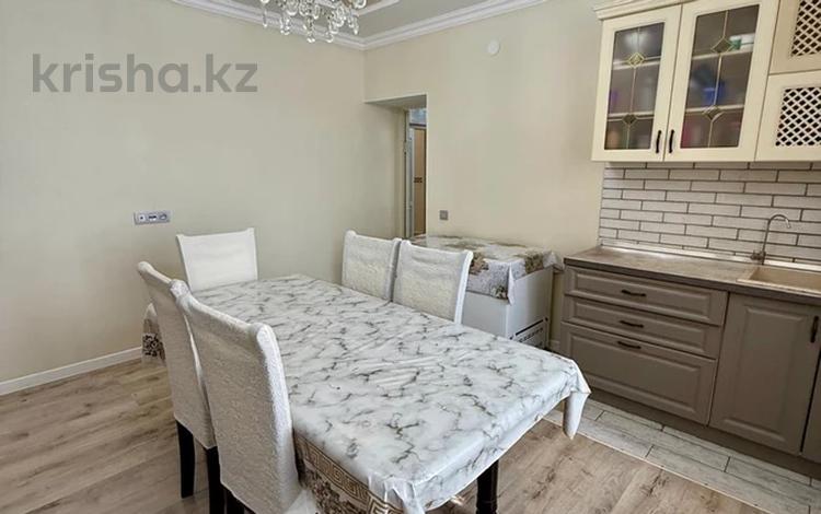 3-комнатная квартира · 105 м² · 9/10 этаж, мкр Нурсая, Таумуш Жумагалиев 15 за 42.5 млн ₸ в Атырау — фото 2