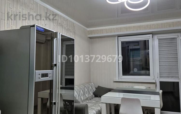 1-бөлмелі пәтер · 46 м² · 5/10 қабат, Мкр Аксай, Б. Момышулы 25, бағасы: 280 000 ₸ в Алматы, Ауэзовский р-н — фото 2