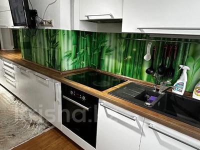 4-бөлмелі пәтер · 125.7 м² · 5/14 қабат, 11 ш/а., Аз-Наурыз, бағасы: 45 млн ₸ в Актобе, мкр 11