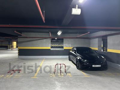 Паркинг · Аль-Фараби 27 — Сейфуллина за 60 000 〒 в Алматы, Бостандыкский р-н