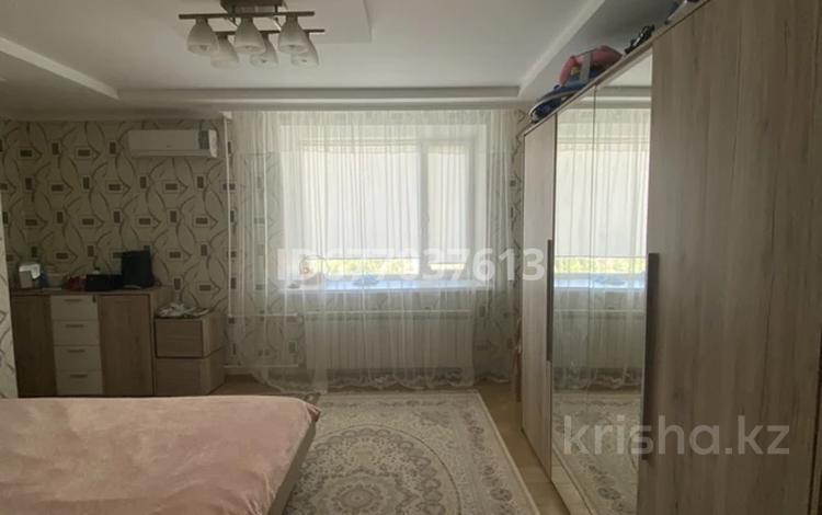 4-комнатная квартира · 185 м² · 8/10 этаж, Абулхайыр хана 30 А — Абулхайыр-хана за 55 млн 〒 в Актобе — фото 2