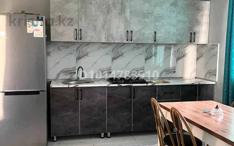 2-комнатная квартира · 60 м² · 3/3 этаж, мкр Нуртас, Мкр Нуртас ул Шұғыла 55 — ул Байтерекова за 170 000 ₸ в Шымкенте, Каратауский р-н — фото 2