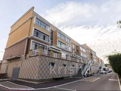 3-комнатная квартира · 175 м² · 1/4 этаж, Шоссе Коргалжын 4/2 за 500 000 ₸ в Астане, Нура р-н