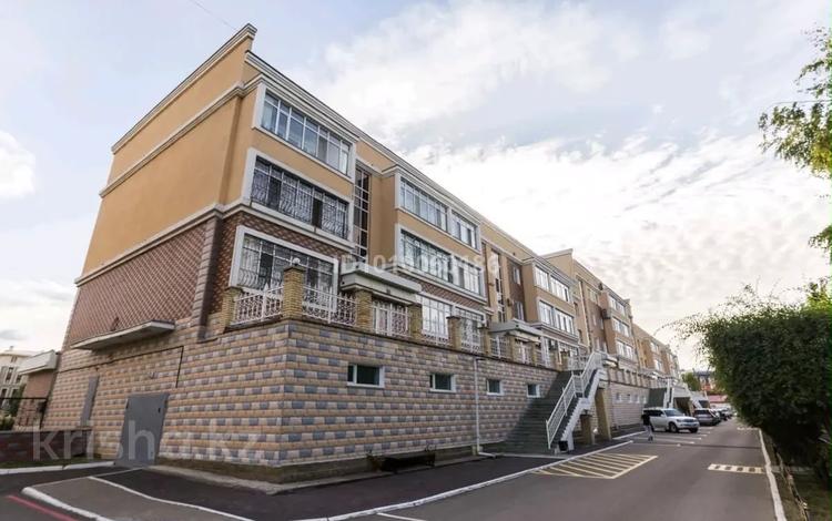 3-комнатная квартира · 175 м² · 1/4 этаж, Шоссе Коргалжын 4/2 за 500 000 ₸ в Астане, Нура р-н — фото 14