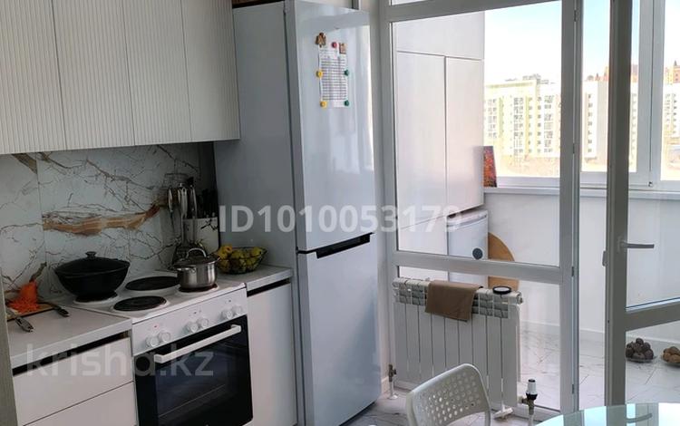 2-комнатная квартира · 62 м² · 8/12 этаж, Бақтыораз Бейсекбаева 11 — Кенесары за 40.5 млн ₸ в Астане, р-н Байконур — фото 2
